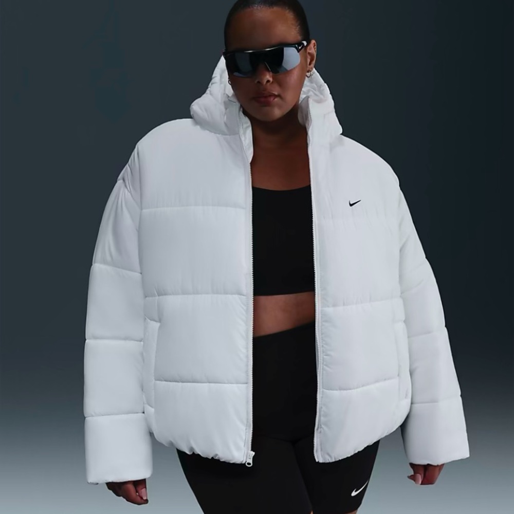 Brand: Nike 
Size: 3X
Color: White